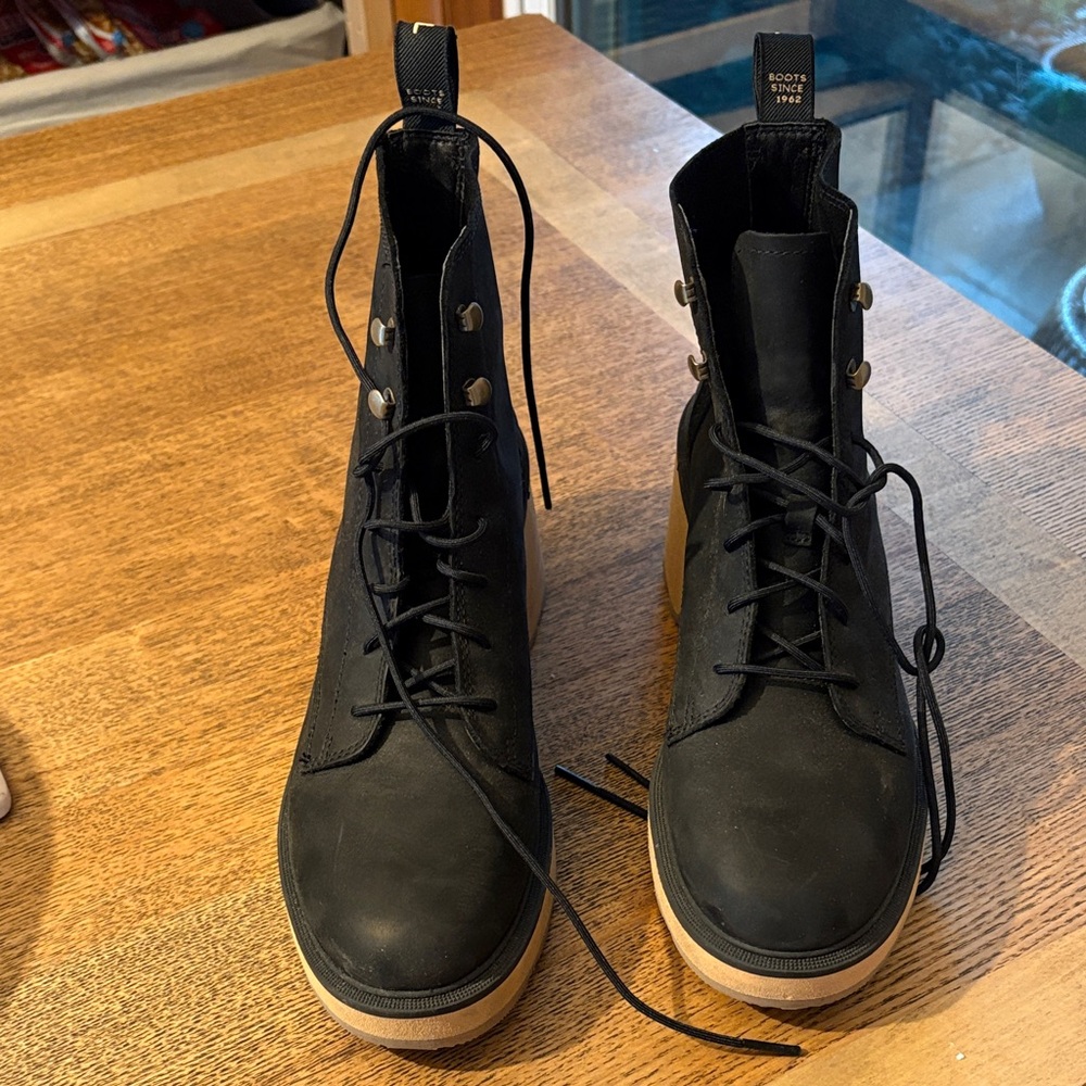 Sorel Black Boots with Tan Platform Soles